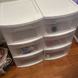 Plastic drawers 