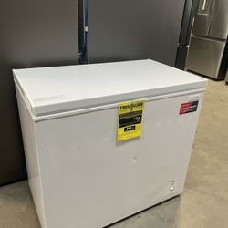Frigidaire 7 Cu Chest Freezer 