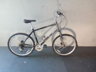 BICYCLE GIANT 21 SPEED SIZE 26 BRAND NEW