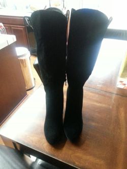 Black faux suede boot