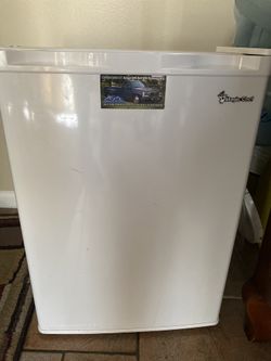 Mini fridge
