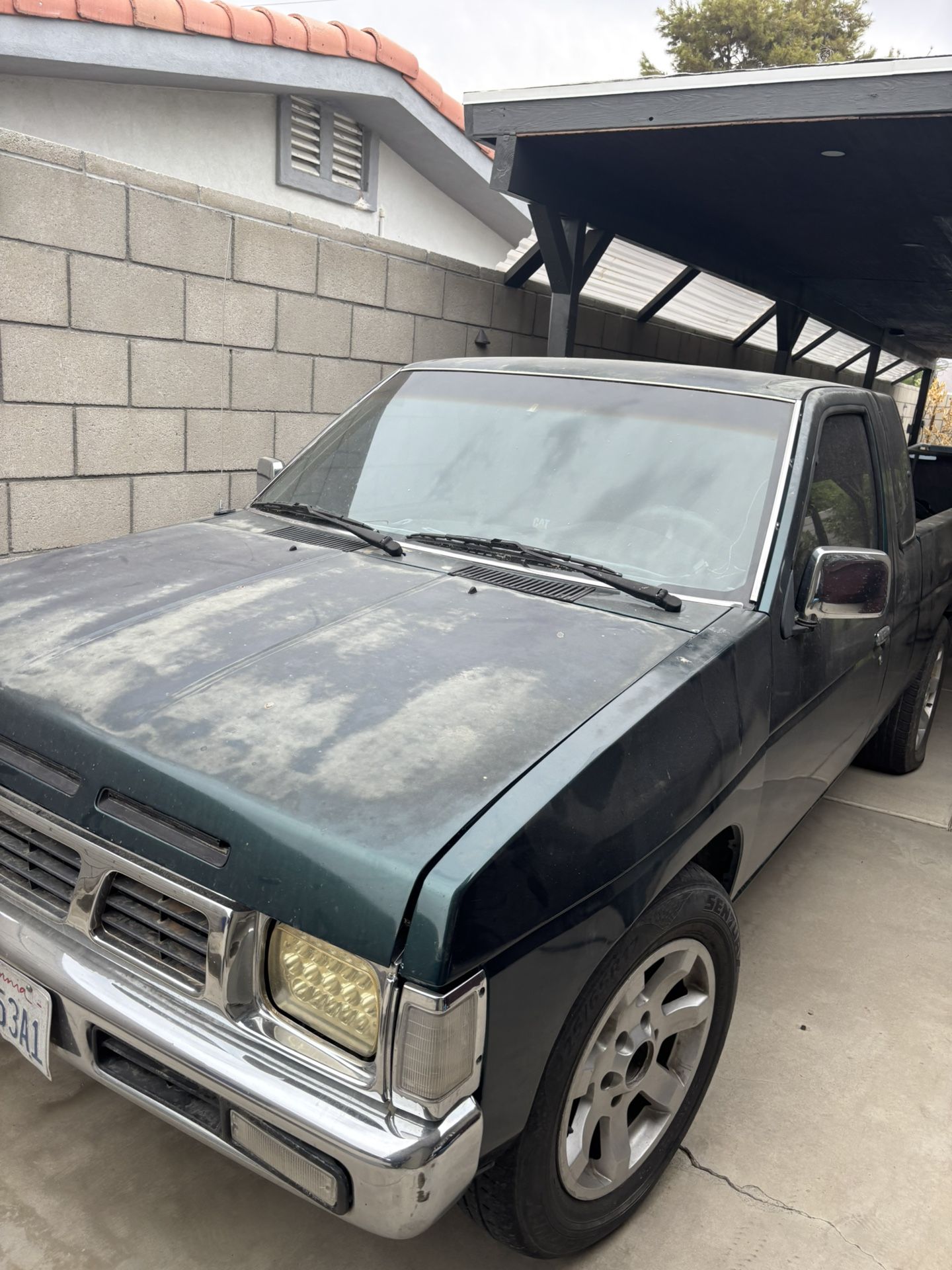 1996 Nissan Pickup Truck