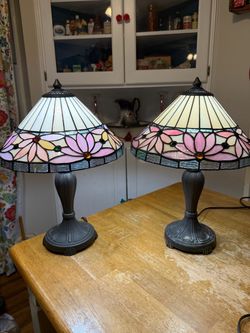 Tiffany-Style Stained Glass vintage Table Lamps – Pair