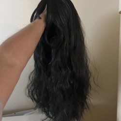 Women’s Black Wavy Wig + Wig Cap – Ready to Wear