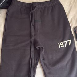 Essentials Sweatpants Men’s Size Small 