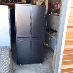 Heavy Duty Metal Cabinet 6 Ft Tall 4 Ft Wide 16 In Deep Five Shelves Inside