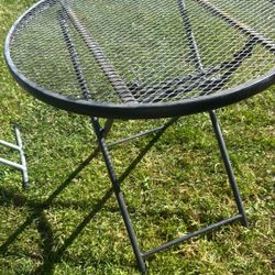 Outdoors Cast Iron Table 28” Inch Diameter And 26.5 Inch Tall 