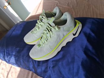 Nike  motiva runing size 10