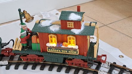 The New Bright Holiday Express Animated Train Elite Christmas Set