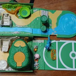 Pokemon Playset Carrying Case With 4 Figures Basketball Ball Park 2020 