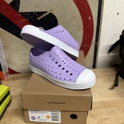 Native  Kids JEFFERSON HEALING PURPLE/ SHELL WHITE VIOLET  Kids Size 2 