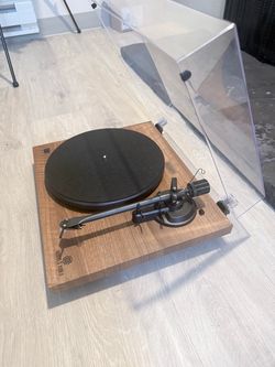 Angels Horn record player and records