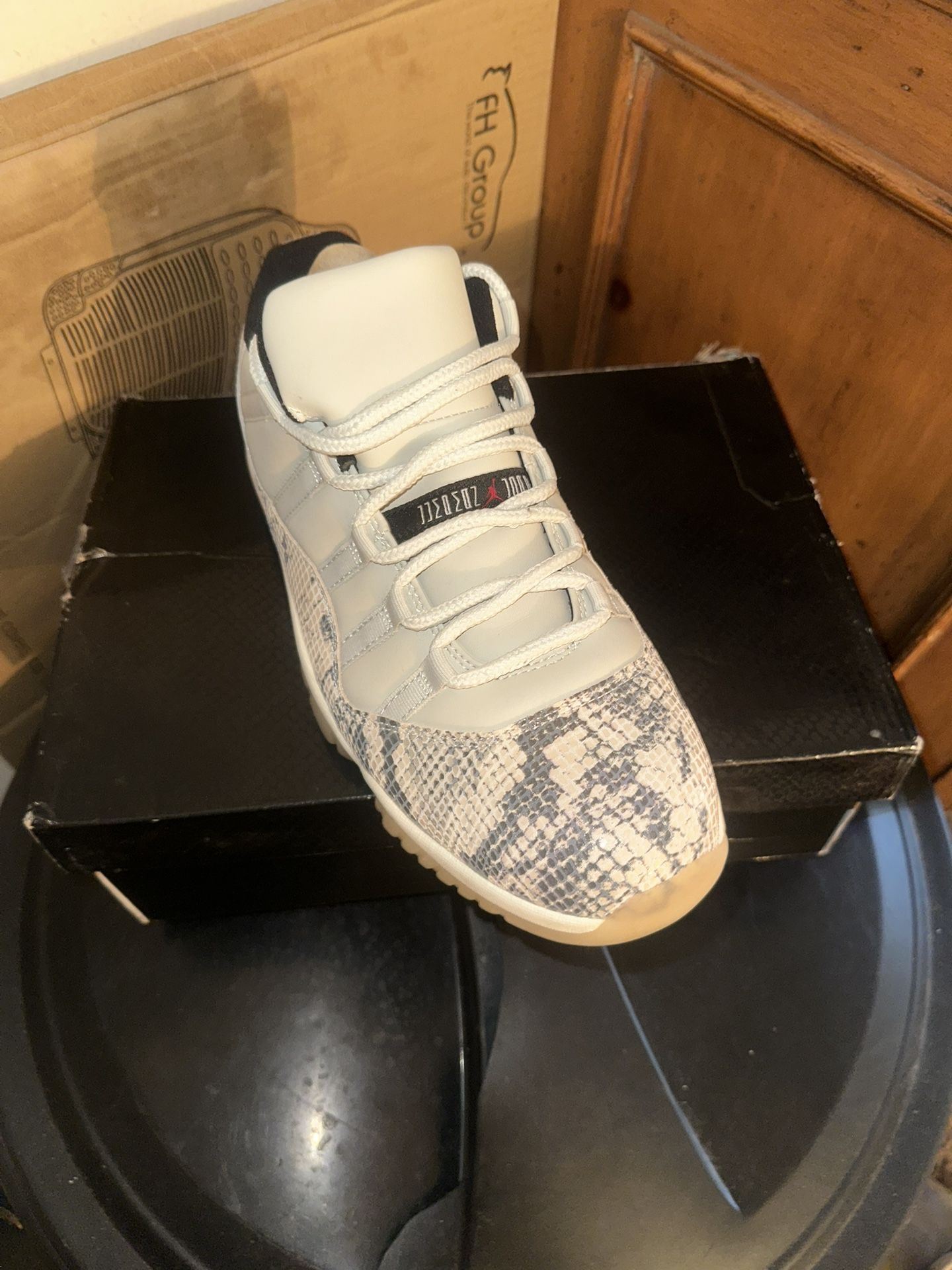 Jordan 11 Low Snake Skin