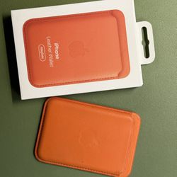 iPhone Leather Wallet With MagSafe