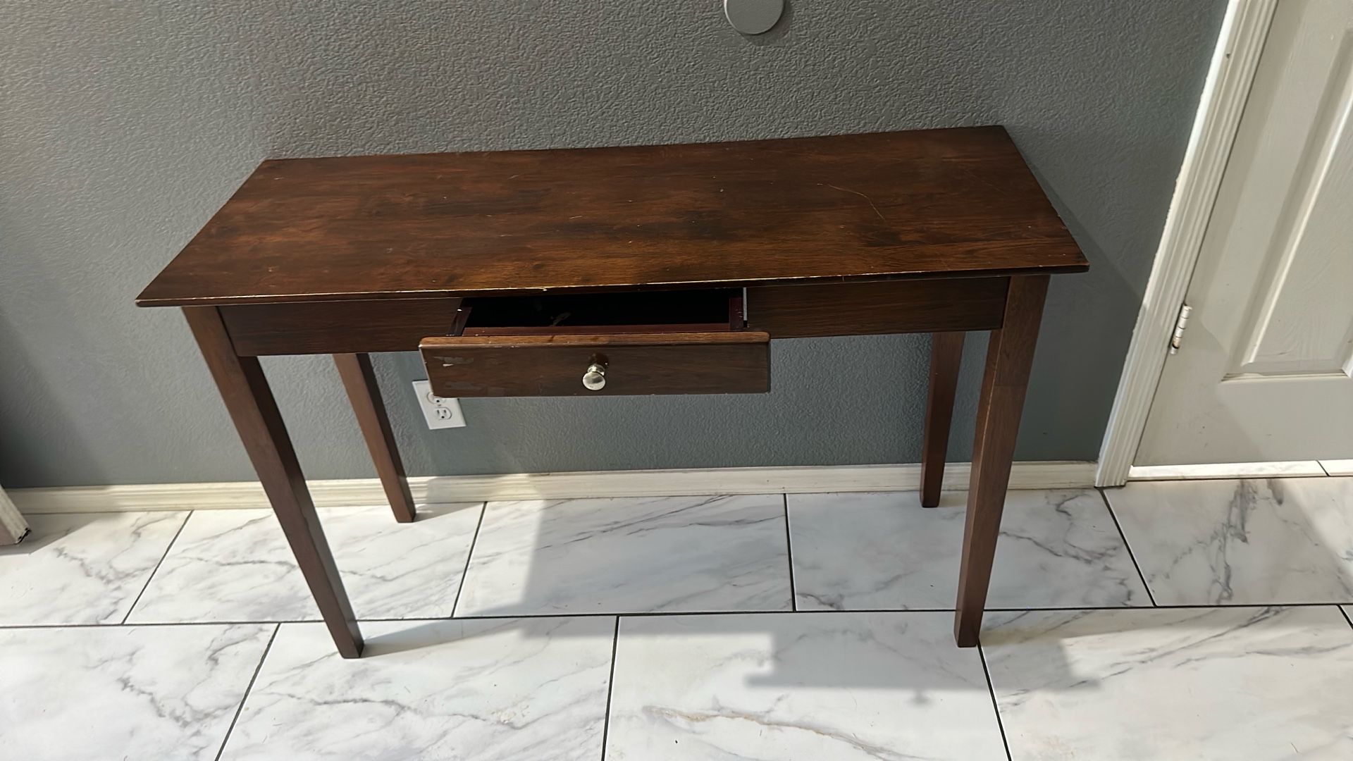 Entrance table/desk