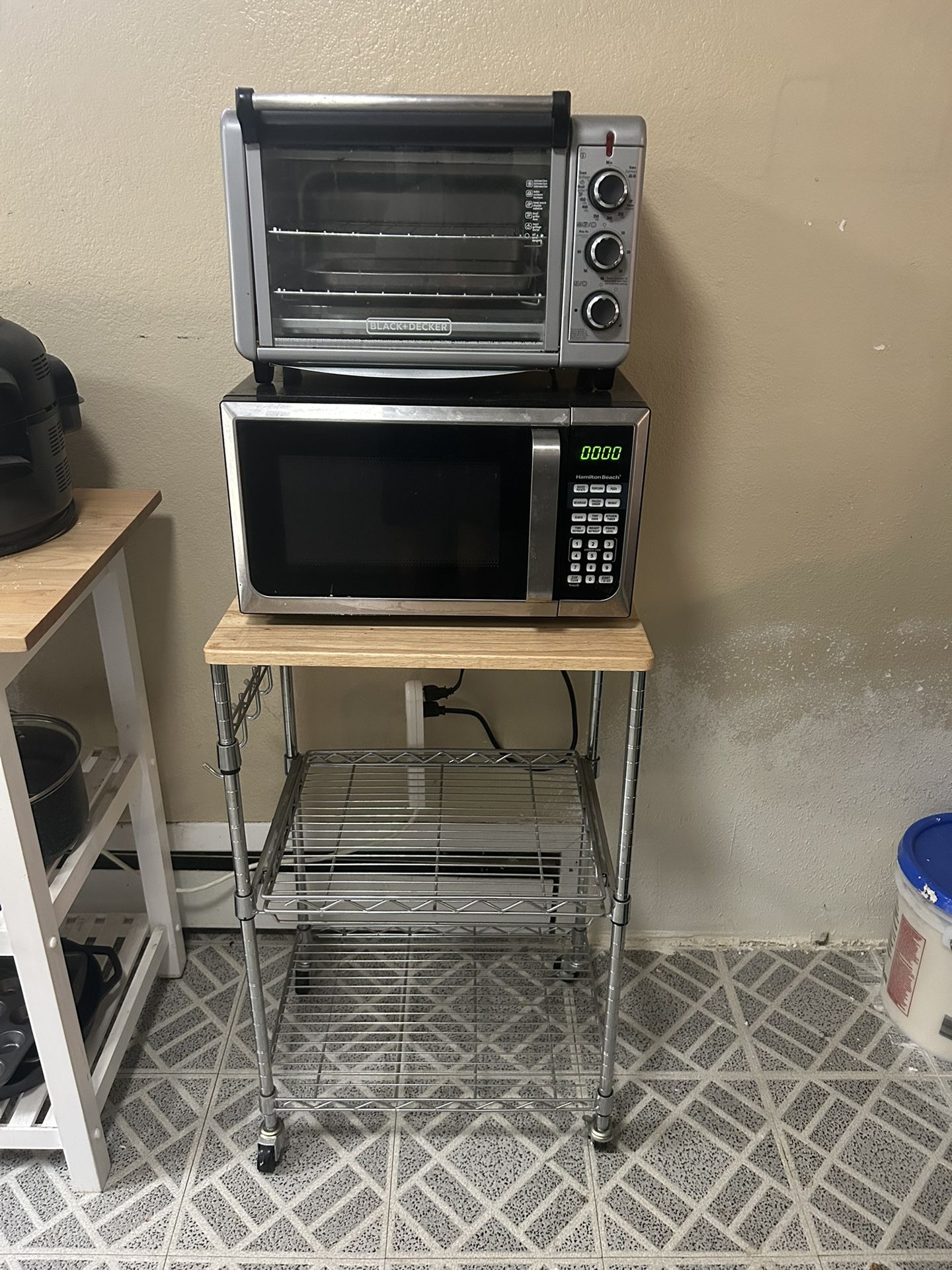 Microwave / Bakers Cart