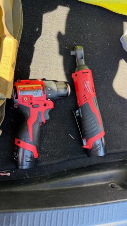 Milwaukee tools and battery