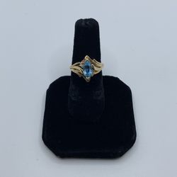 10k Gold Aquamarine Fashion Ring 