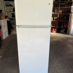GE Refrigerator