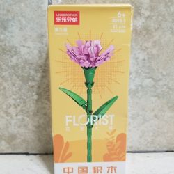 New In Box Carnation Flower Building Block Kit