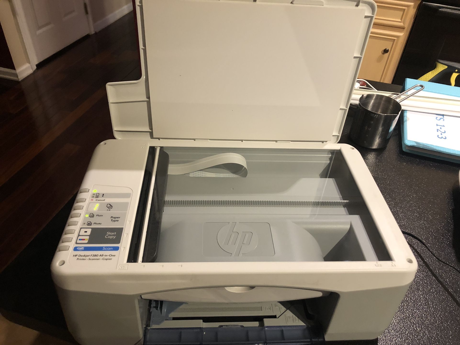 HP Deskjet F380 All-in-One Printer.Scanner.Copier