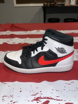 Nike Air Jordan 1 Mid Sneaker SIZE 12