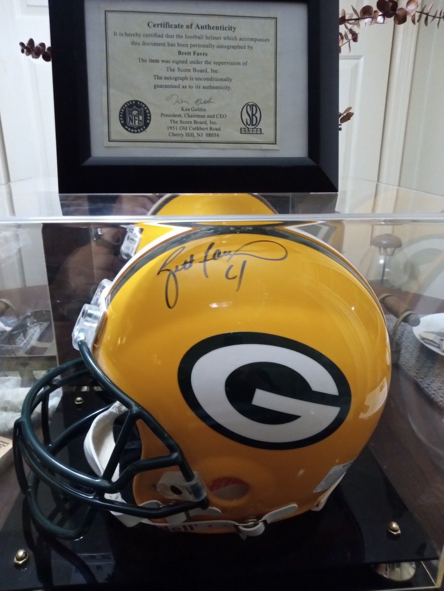 Brett Favre Signed Helmet In Display Case With Certificate About The Distance