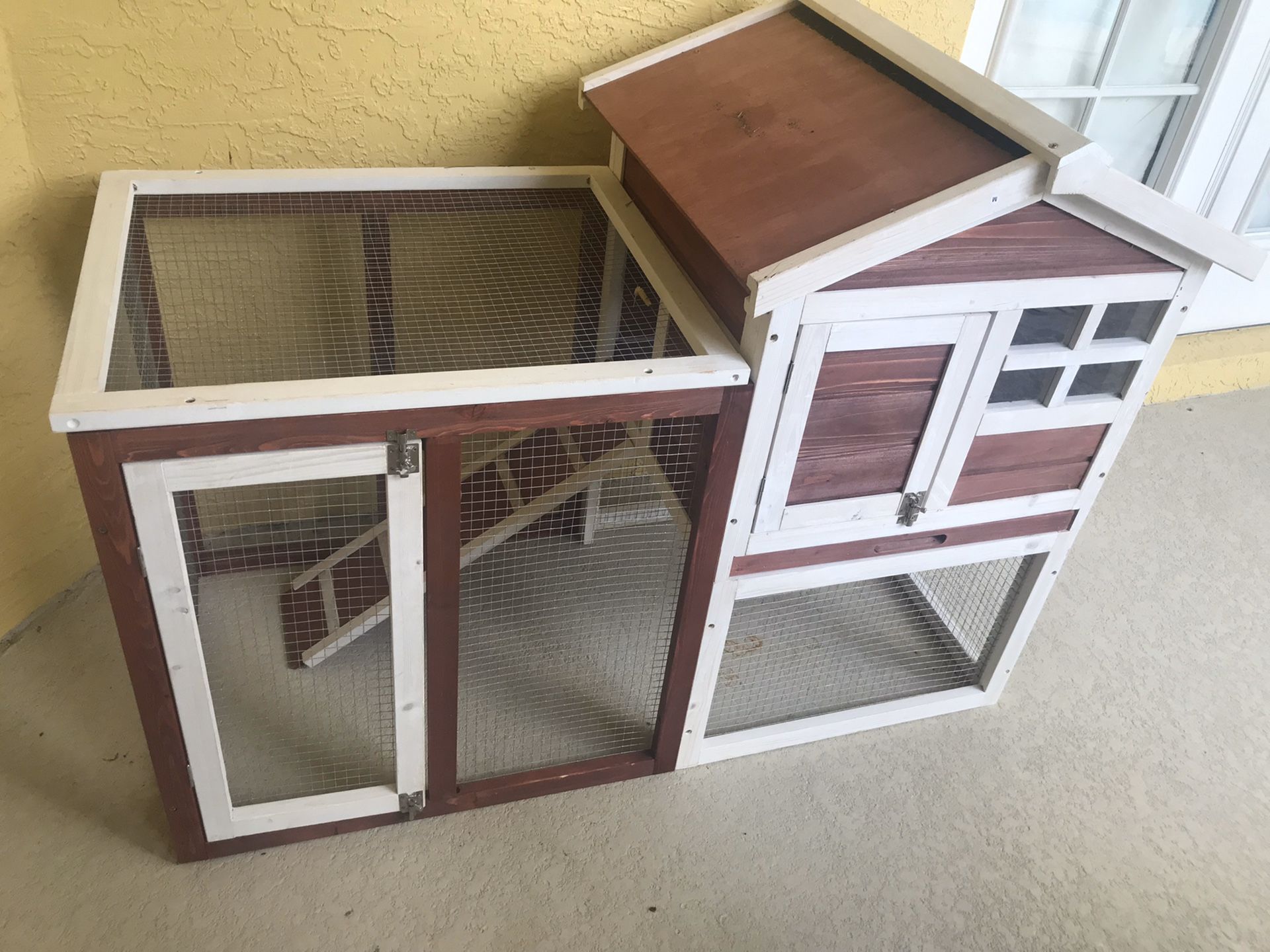 Bunny hut . Brand new . $75.