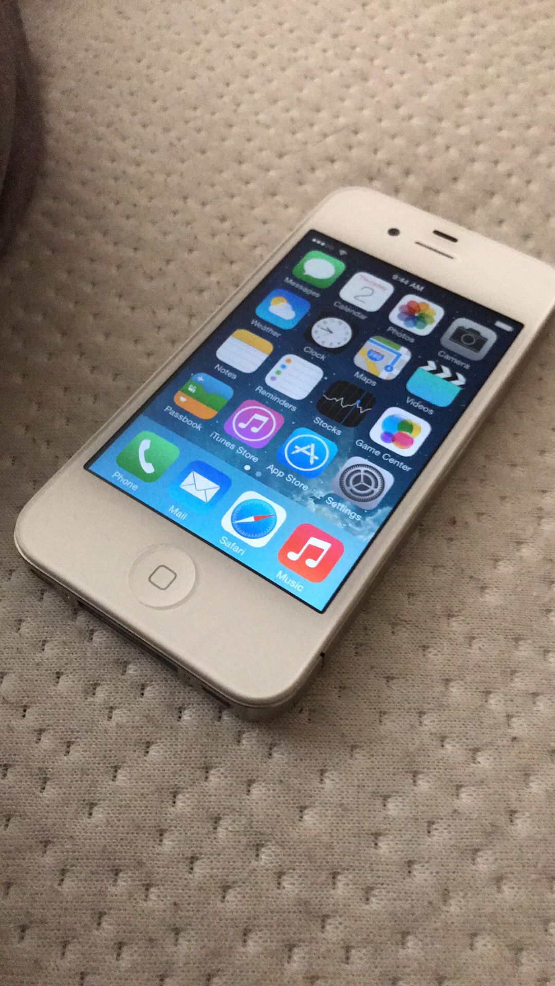 iPhone 4 8gb white