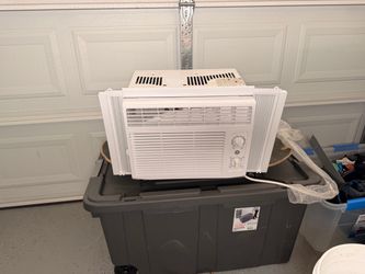 GE Window Air Conditioner Unit
