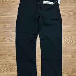 Black Ess*ntials Sweatpants UNCUFFED Size:X-Large