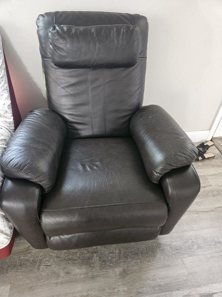 Manual Rocker Recliner