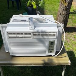 GE window AC unit 6000 BTU $100 