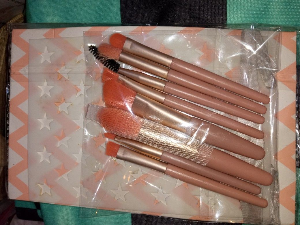 8pc Peach Makeup Kit