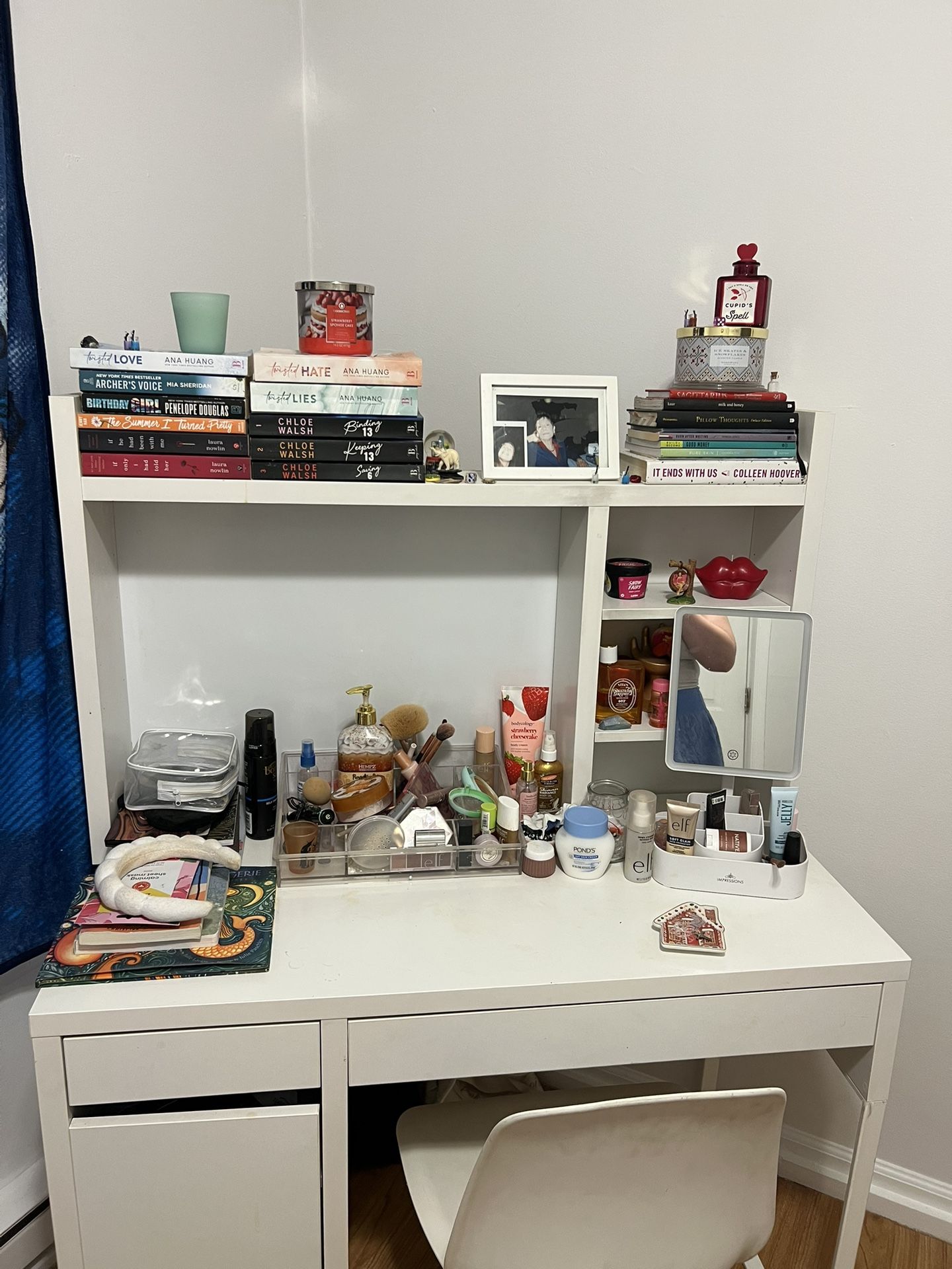Vanity/desk