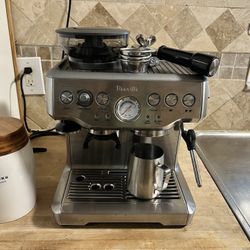 Breville Expresso Machine With Grinder XL