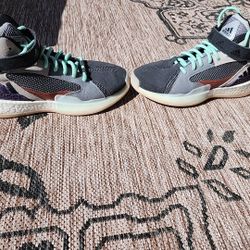 Addidas Posterize Carbon Men Sz 8/ Women Sz 9.5-10