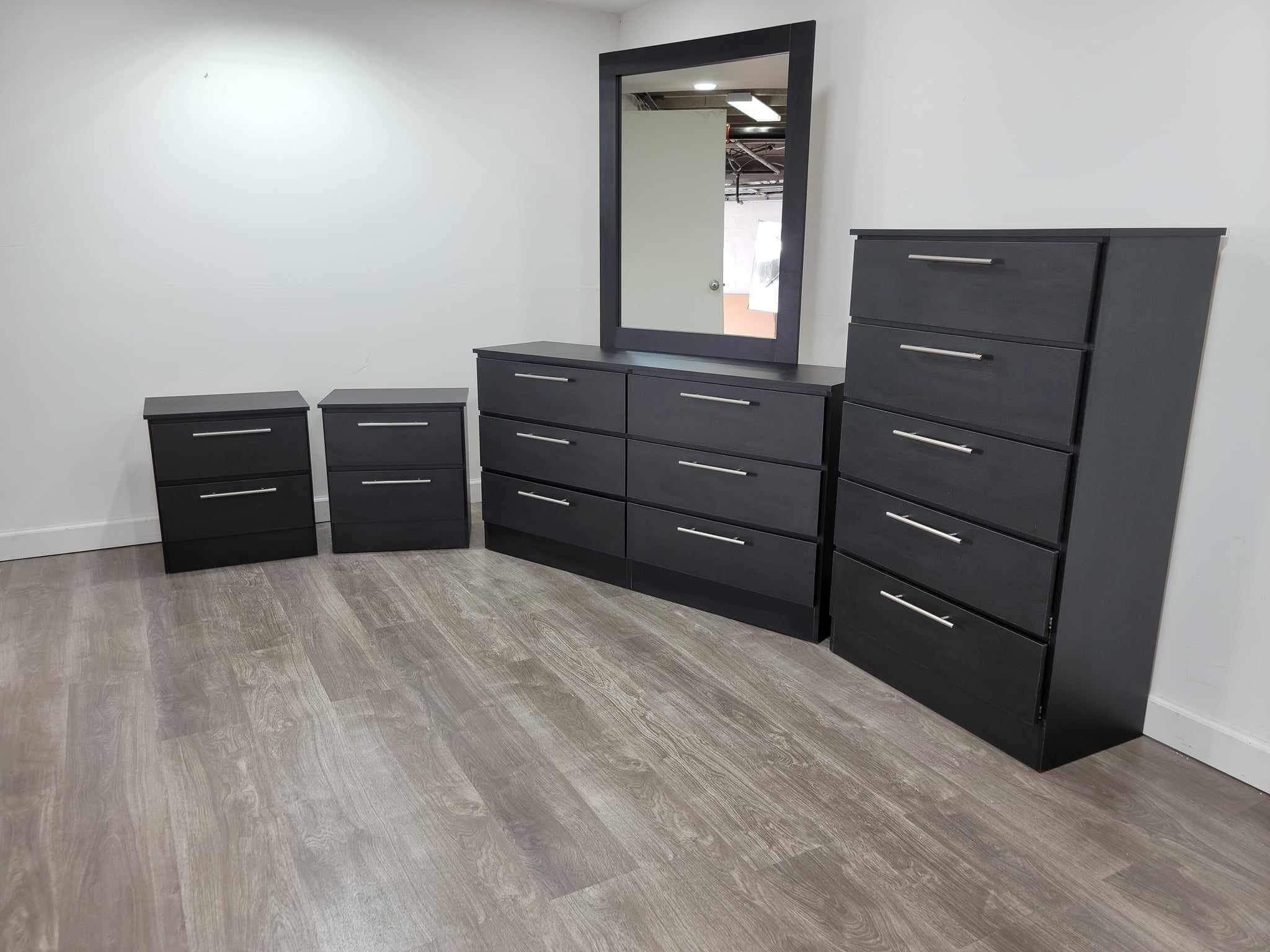 Brand New Bedroom Set / Juego de Cuarto Nuevo a Estrenar … Delivery Available 🚚