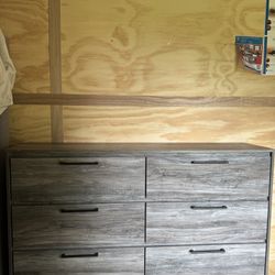 2 Dresser 1 nightstand  Bedroom Set
