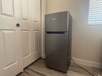 Refrigerator with freezer