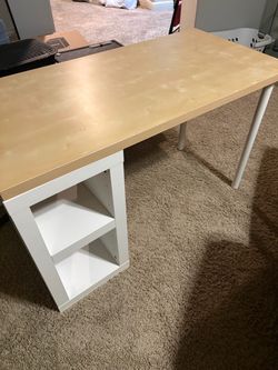 Reversible desk