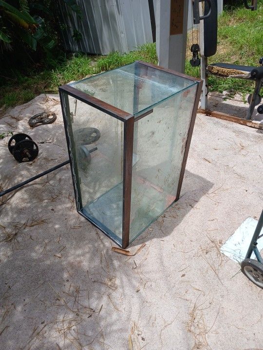 Glass tank