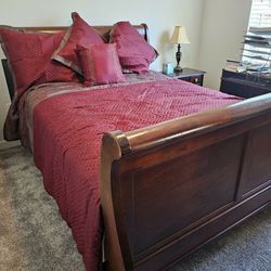 Queen Size Bed + Dresser