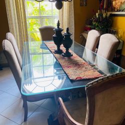 Beautiful Elegant Kitchen Set In Excellent Condition 