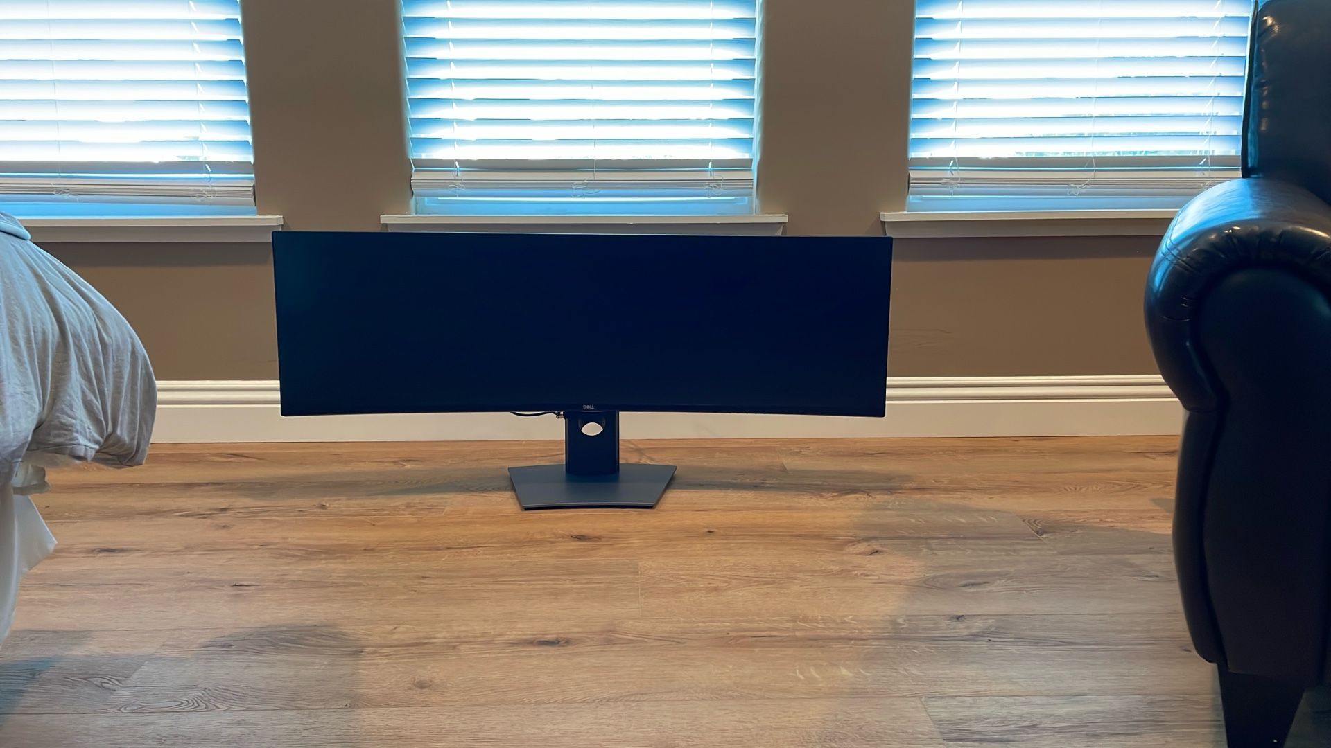 Dell UltraSharp 49 Inch Curved Monitor