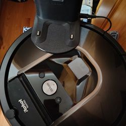 Roomba iRobot Vacuum With Charger