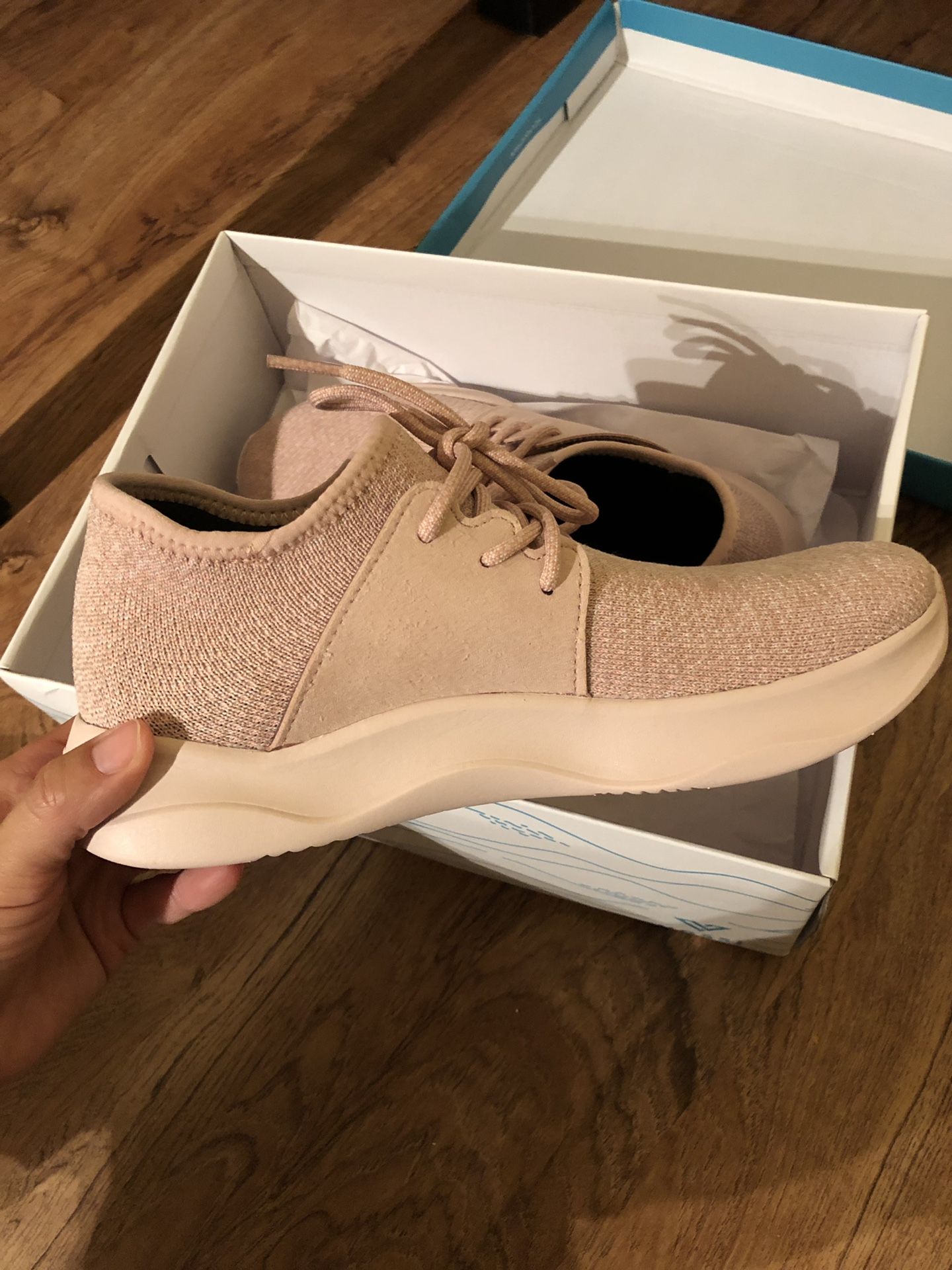 stores that sell vessi shoes