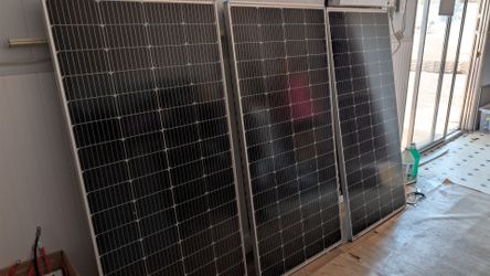 Renogy 200 watt solar panels & solar accessories bundle