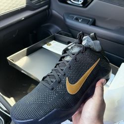 Kobe 11 FTB SIZE 11.5 New 