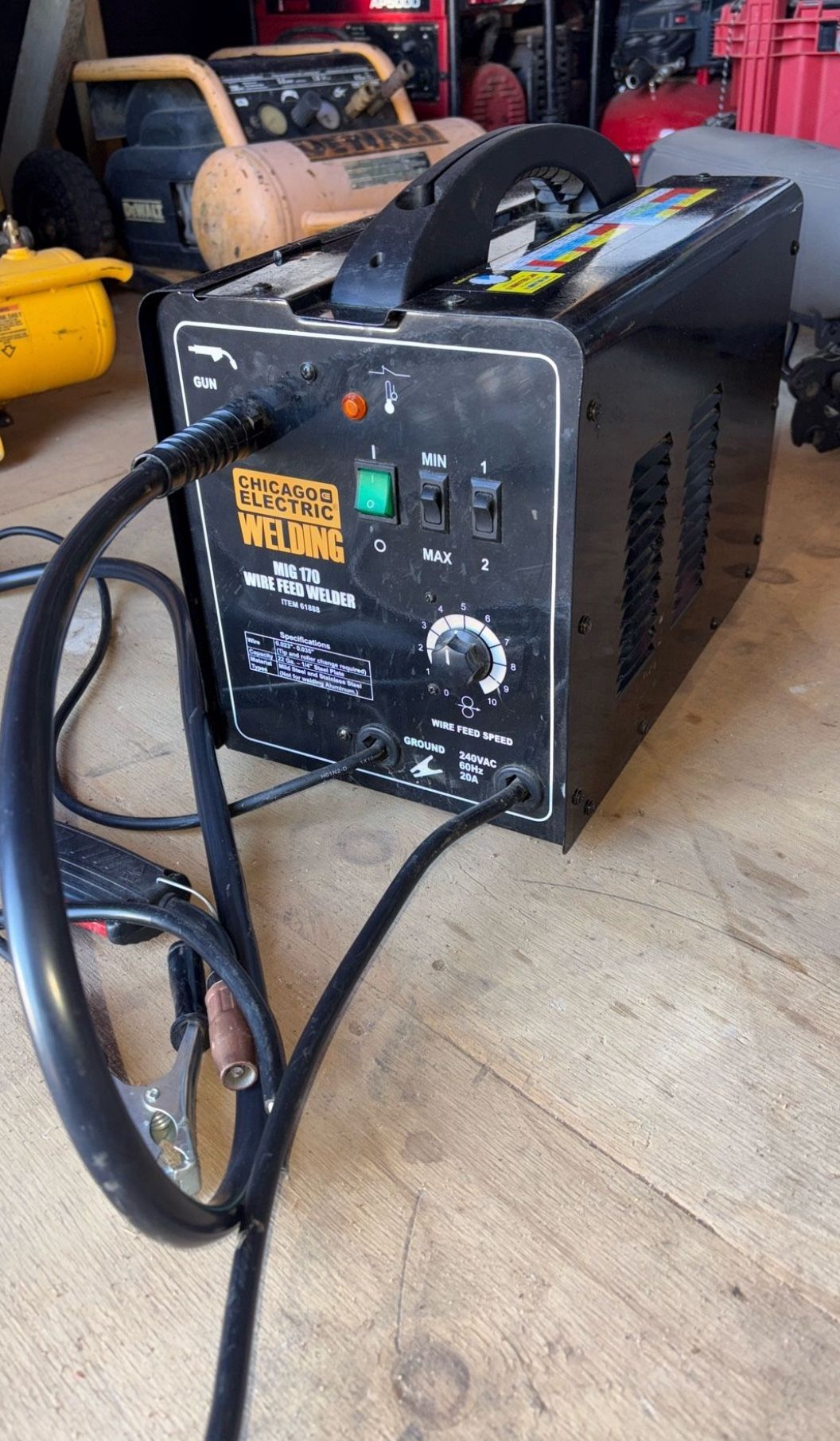 Chicago Electric 170 Amp-DC,240VMIG/Flux Cored Welder 